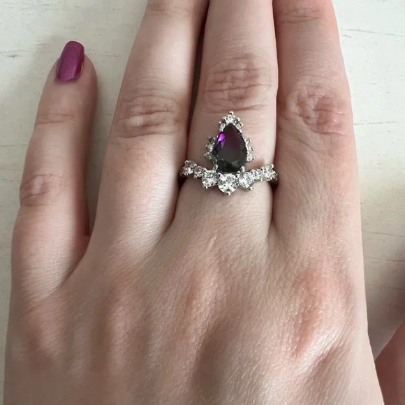 A Beautiful Surprise| Ring Bomb - Picture 2 of 4